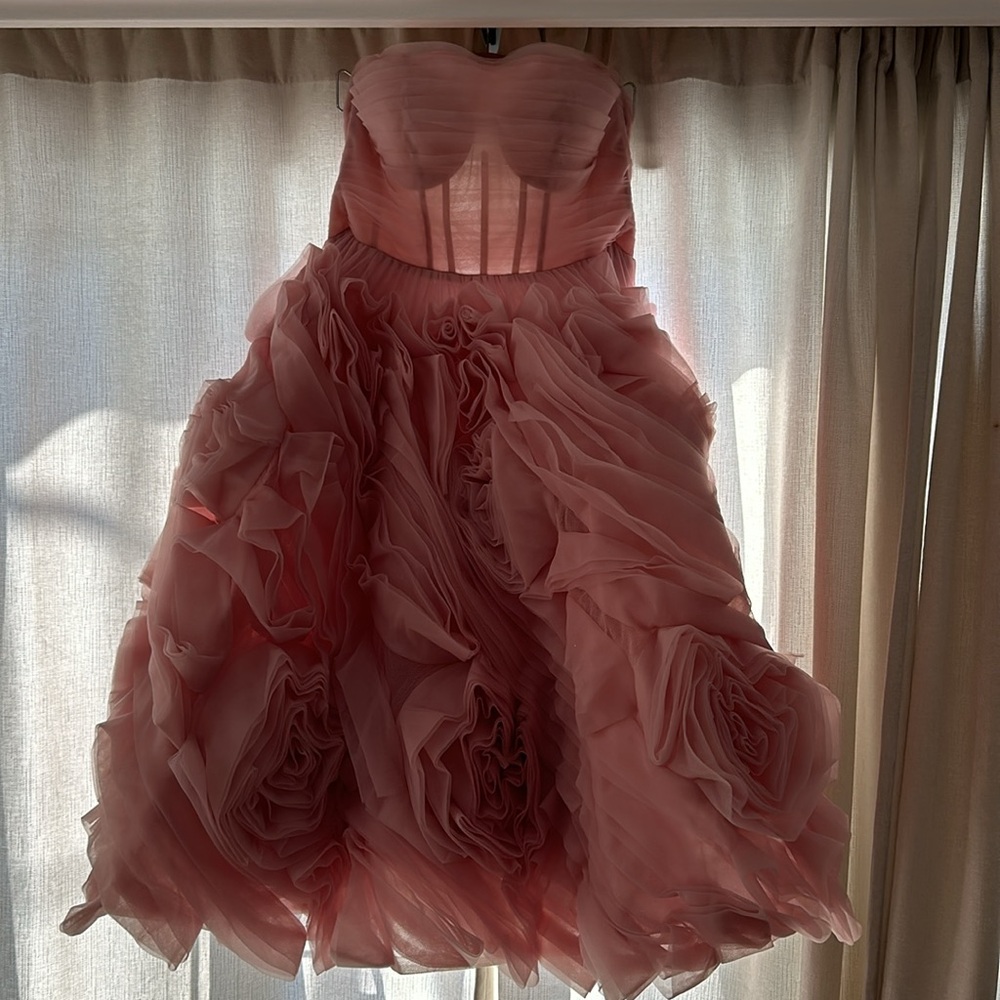 Like new 3D floral gown Milla